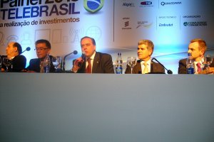 2013 - Painel Telebrasil